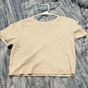 gray cropped short sleeve tee